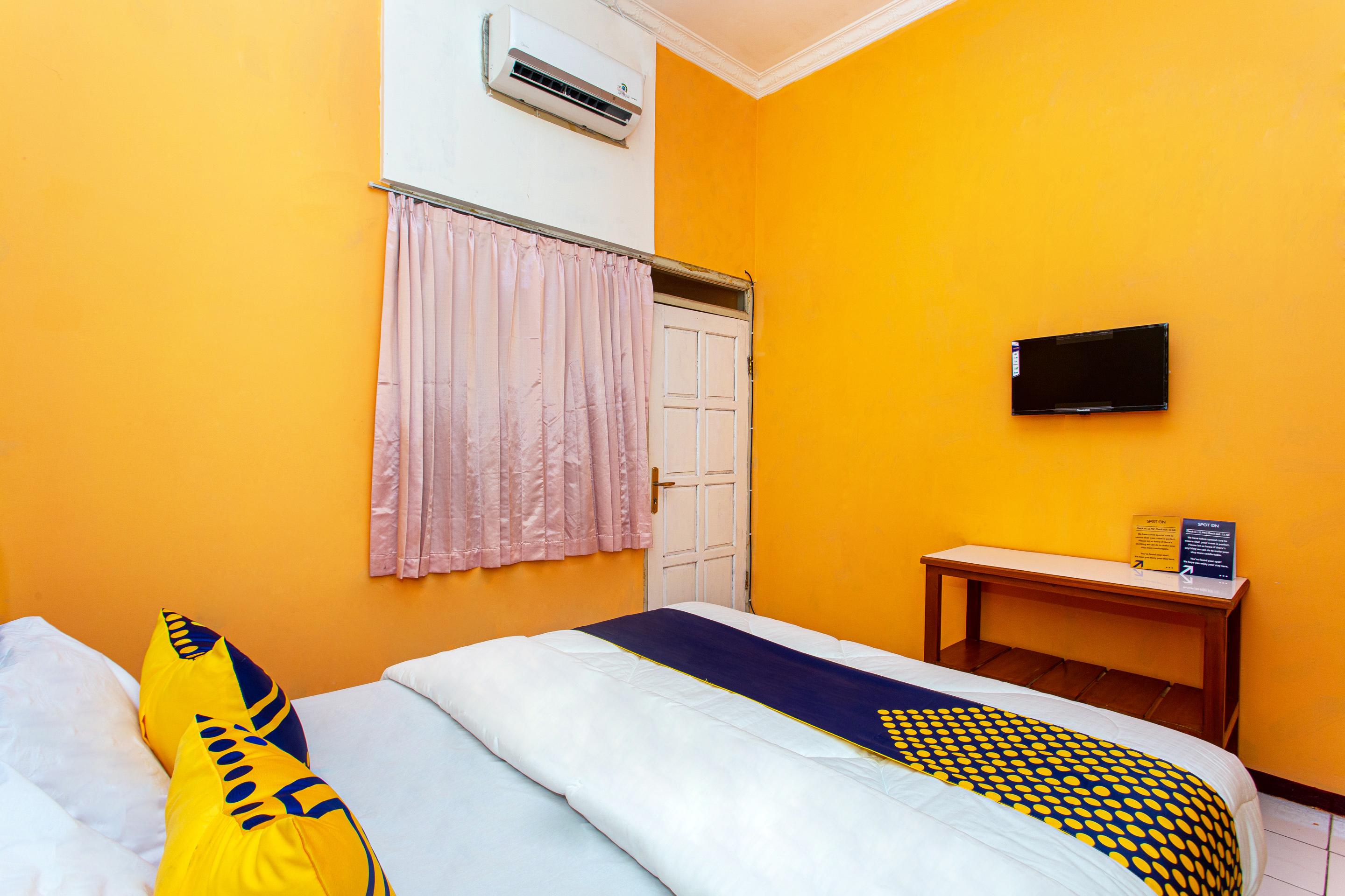 Hotel Spot On 2697 Homy House Semarang Zewnętrze zdjęcie