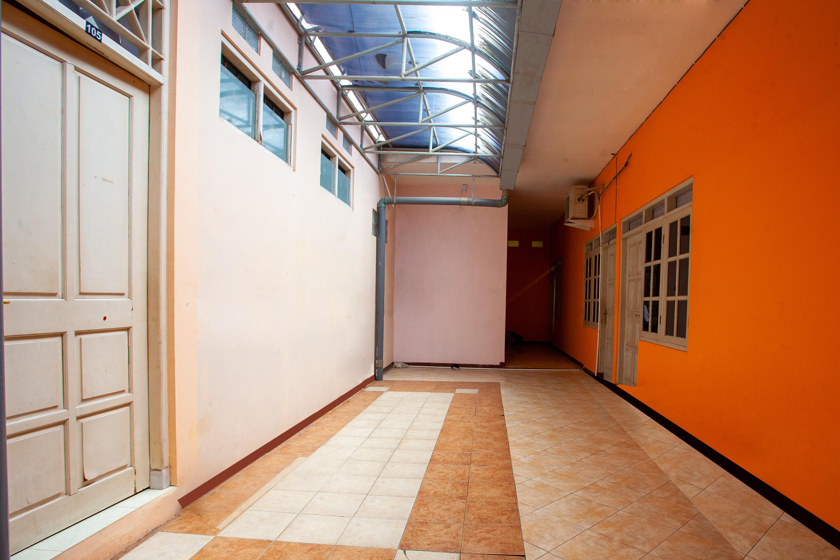 Hotel Spot On 2697 Homy House Semarang Zewnętrze zdjęcie