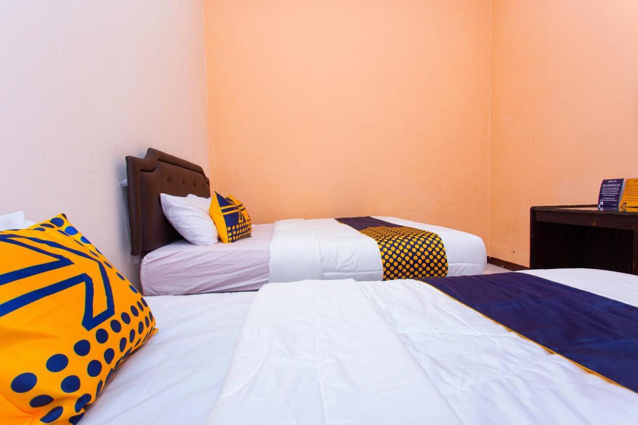 Hotel Spot On 2697 Homy House Semarang Zewnętrze zdjęcie