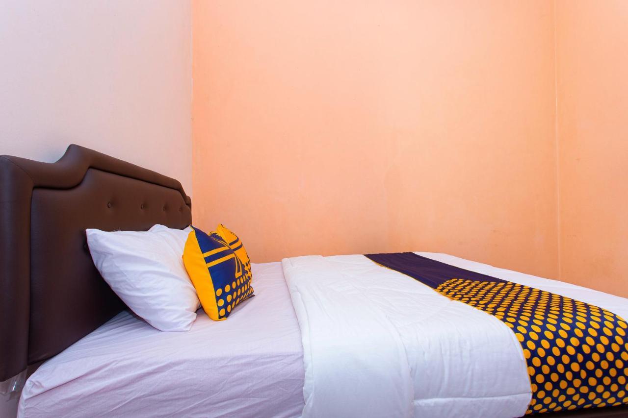 Hotel Spot On 2697 Homy House Semarang Zewnętrze zdjęcie