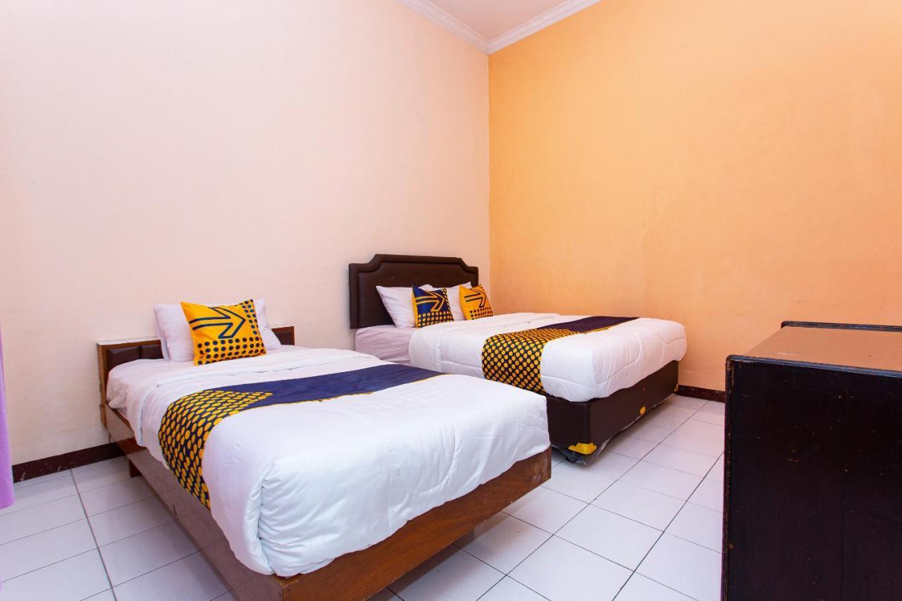 Hotel Spot On 2697 Homy House Semarang Zewnętrze zdjęcie